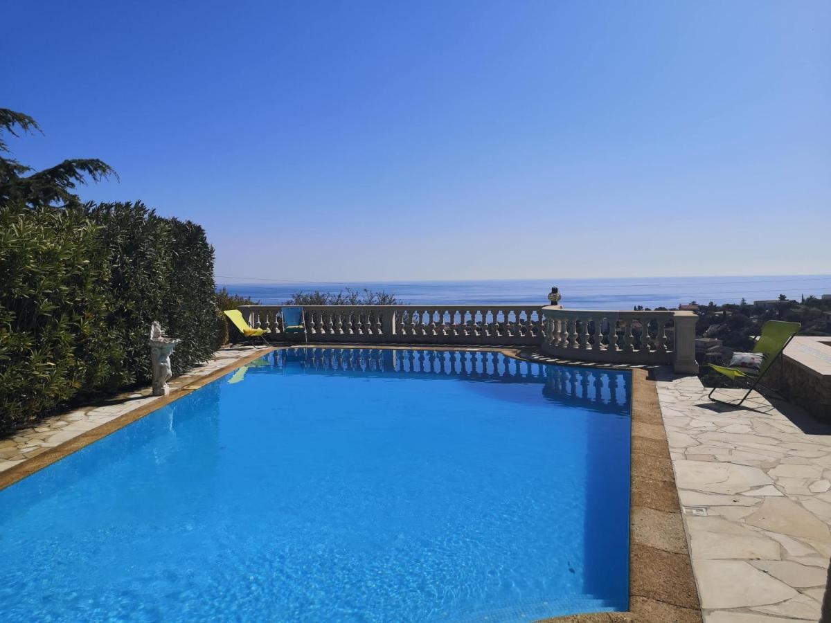 Hébergement de vacances Antinea, A Saint Aygulf, Piscine Privee, Vue Panoramique Fréjus